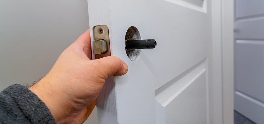 Nighttime Locksmith For Lock Repair in Charter Oak, CA