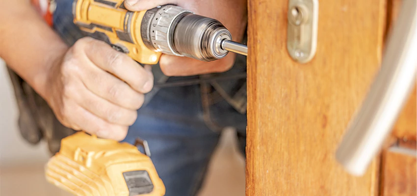 Emergency A1 Locksmith Services in Charter Oak, California