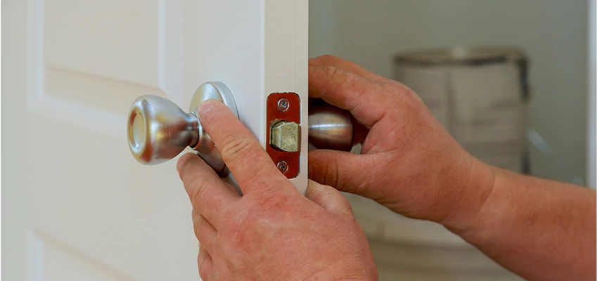 AAA Locksmiths For lock Replacement in Charter Oak, California