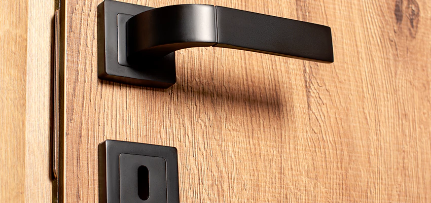 Weekend Lockout Assistance Troubleshooting in Charter Oak, California