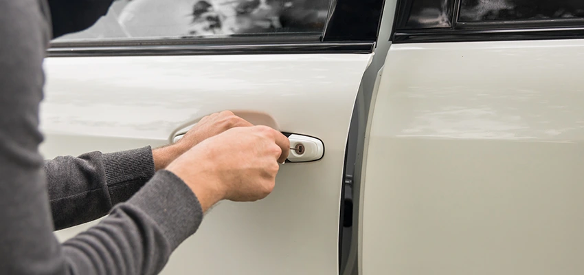 Unlock Car Door Service in Charter Oak, CA