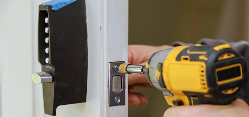 Eviction Locksmith For Key Duplication in Charter Oak, California